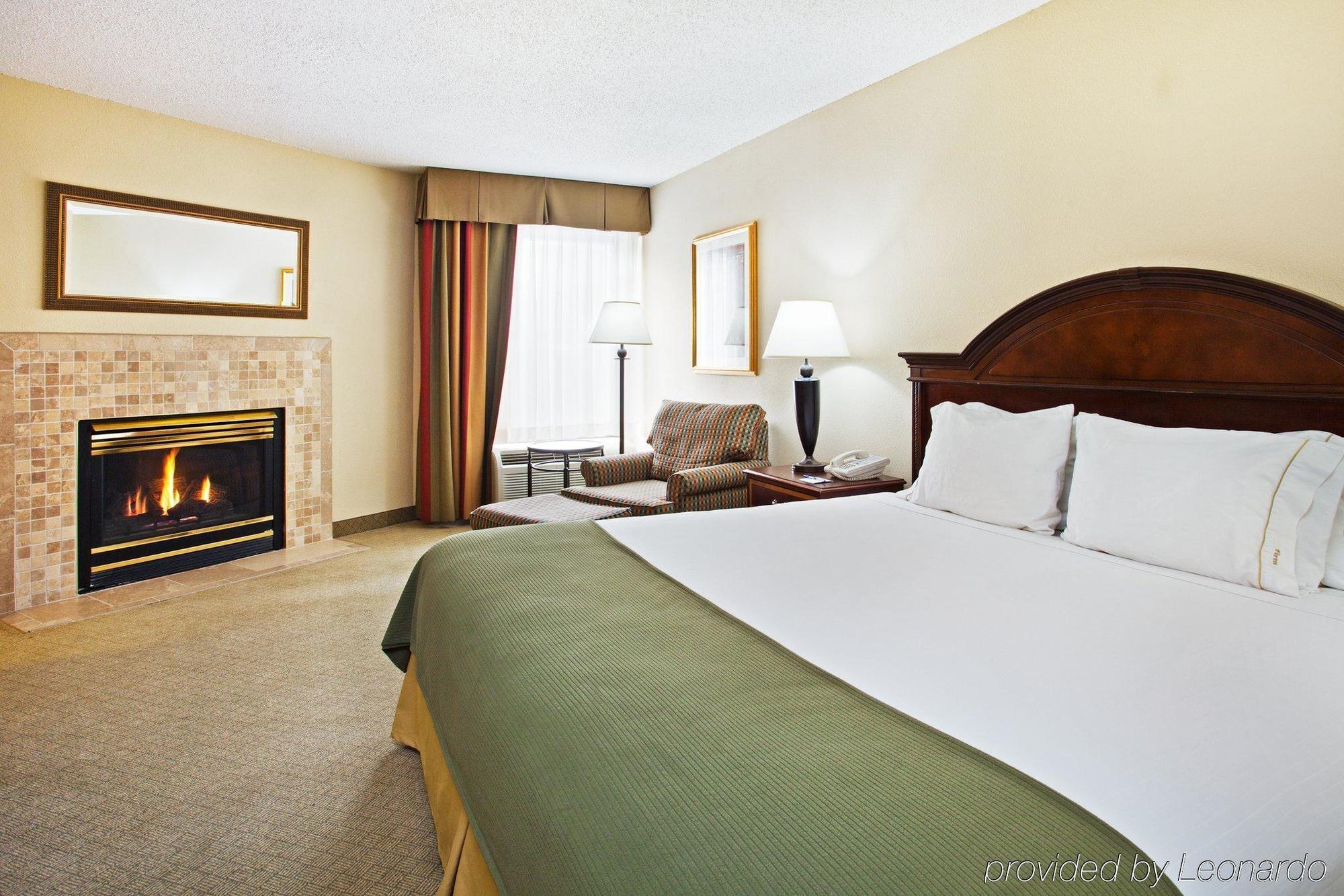 Holiday Inn Express Hotel & Suites Pigeon Forge By Ihg Værelse billede